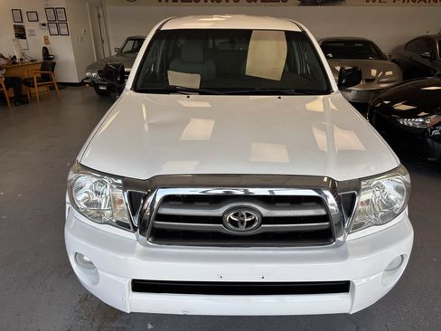 Used 2010 Toyota Tacoma PreRunner w/ TRD Off-Road Pkg w/JBL Audio RWD image 2