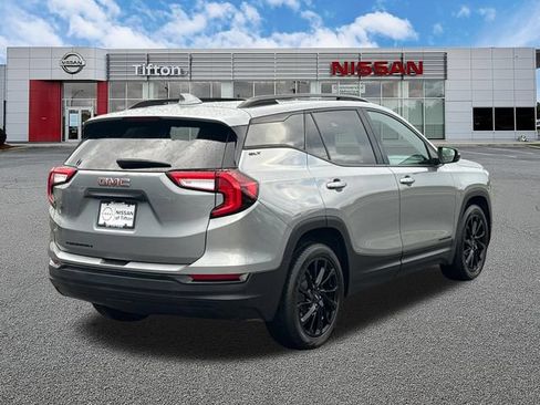 Used 2023 GMC Terrain SLT w/ Infotainment Package II FWD image 7
