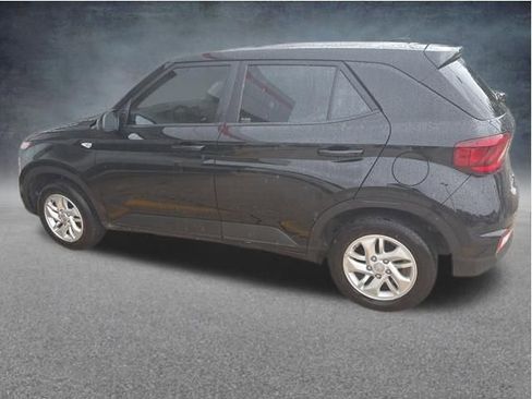 Used 2025 Hyundai Venue SE FWD image 12