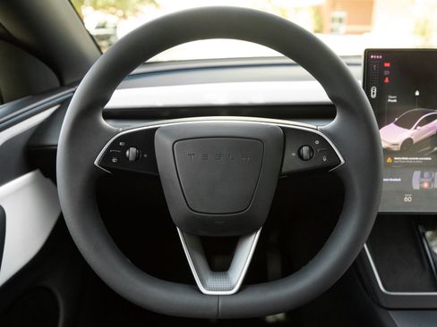 Used 2026 Tesla Model Y Long Range AWD/4WD image 13