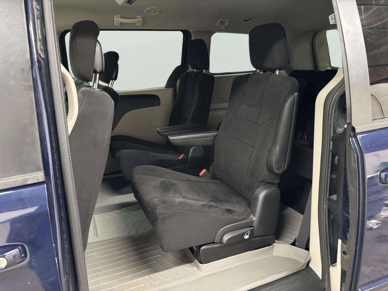 Used 2013 Dodge Grand Caravan SE FWD image 31