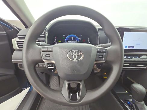 Used 2025 Toyota Camry LE w/ Convenience Package FWD image 12