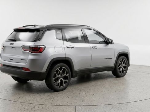 Used 2025 Jeep Compass Limited AWD/4WD image 9