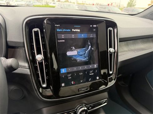 Used 2023 Volvo C40 P8 Recharge Ultimate image 22