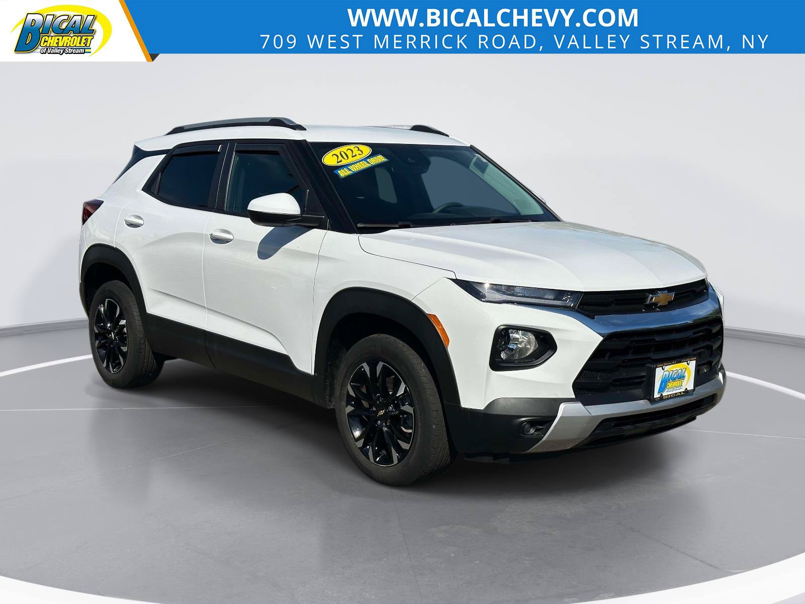 Used 2023 Chevrolet TrailBlazer LT w/ Convenience Package AWD/4WD image 1