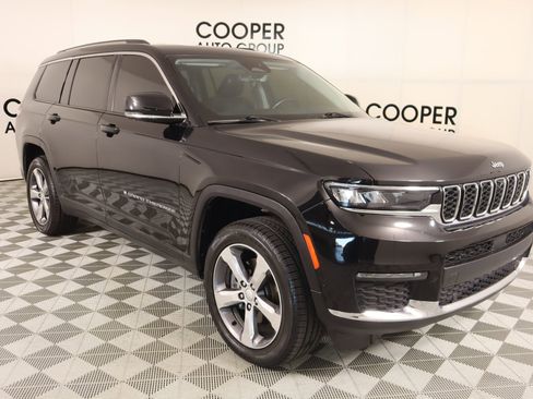 Used 2021 Jeep Grand Cherokee L Limited w/ Luxury Tech Group II image 1
