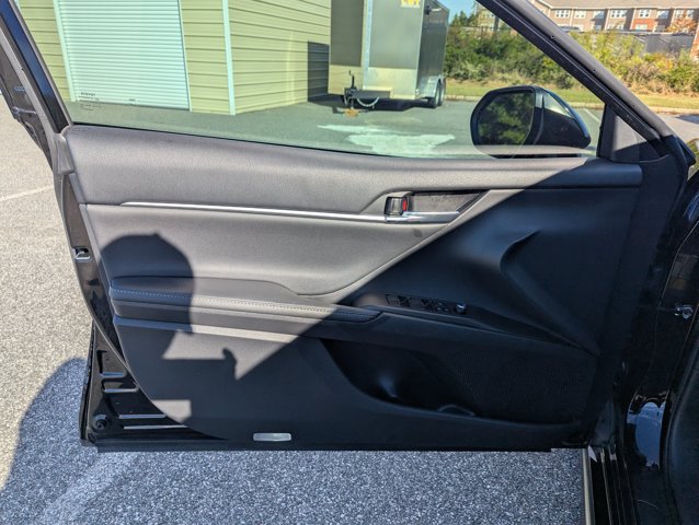 Used 2022 Toyota Camry XSE FWD image 23