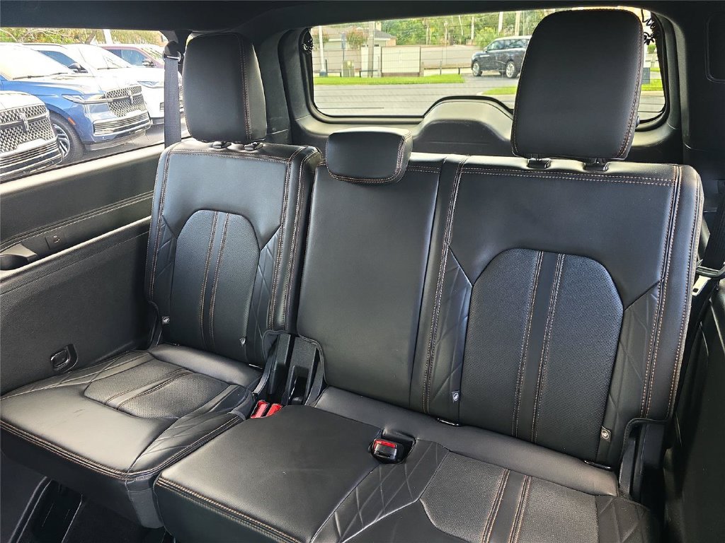 Used 2022 Ford Expedition Max Platinum AWD/4WD image 13