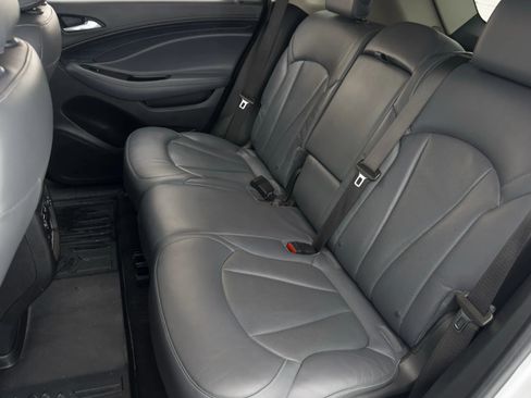 Used 2019 Buick Envision Premium image 19