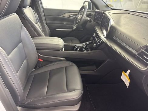 New 2026 Chevrolet Traverse LT w/ Sun and Wheel Package AWD/4WD image 33
