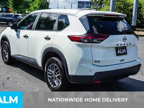 Used 2024 Nissan Rogue S FWD image 4