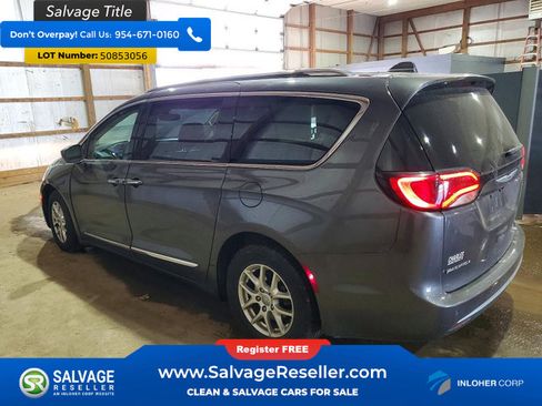 Used 2020 Chrysler Pacifica Touring-L FWD image 3