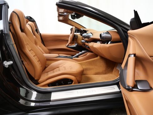 Certified 2022 Ferrari 812 GTS RWD image 16