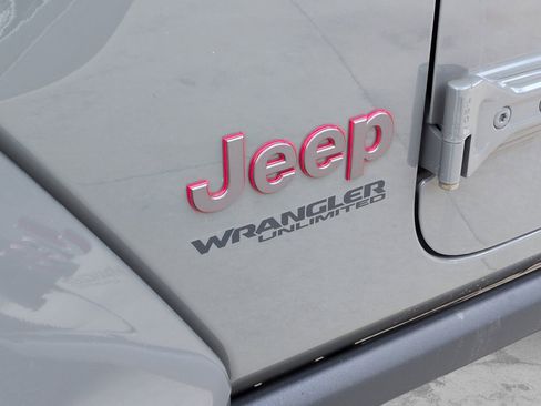 Used 2020 Jeep Wrangler Unlimited Rubicon w/ Uconnect 4C Nav & Sound Group AWD/4WD image 14