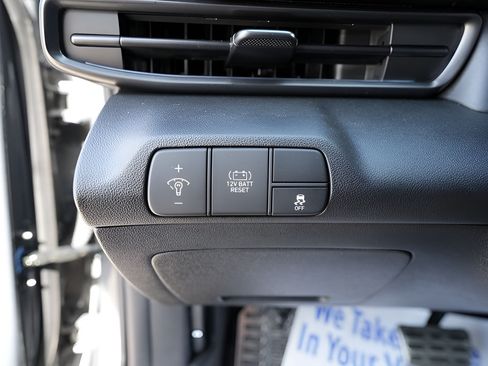 Certified 2025 Hyundai Elantra SEL FWD image 24