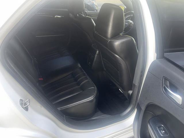 Used 2018 Chrysler 300 S AWD/4WD image 17