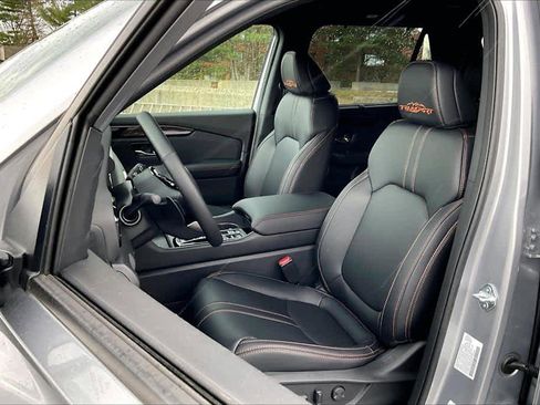 New 2025 Honda Pilot TrailSport image 11