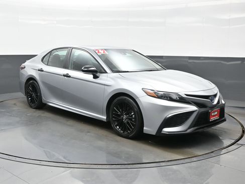Used 2022 Toyota Camry SE w/ Convenience Package image 8