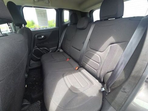 Used 2021 Jeep Renegade Latitude w/ Convenience Group AWD/4WD image 15