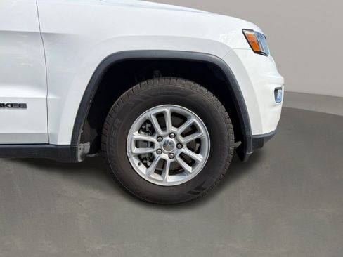 Used 2020 Jeep Grand Cherokee Laredo RWD image 21