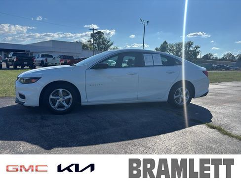Used 2017 Chevrolet Malibu LS image 1