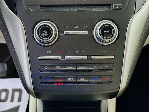 Used 2019 Lincoln MKC Reserve w/ MKC Climate Package AWD/4WD image 16