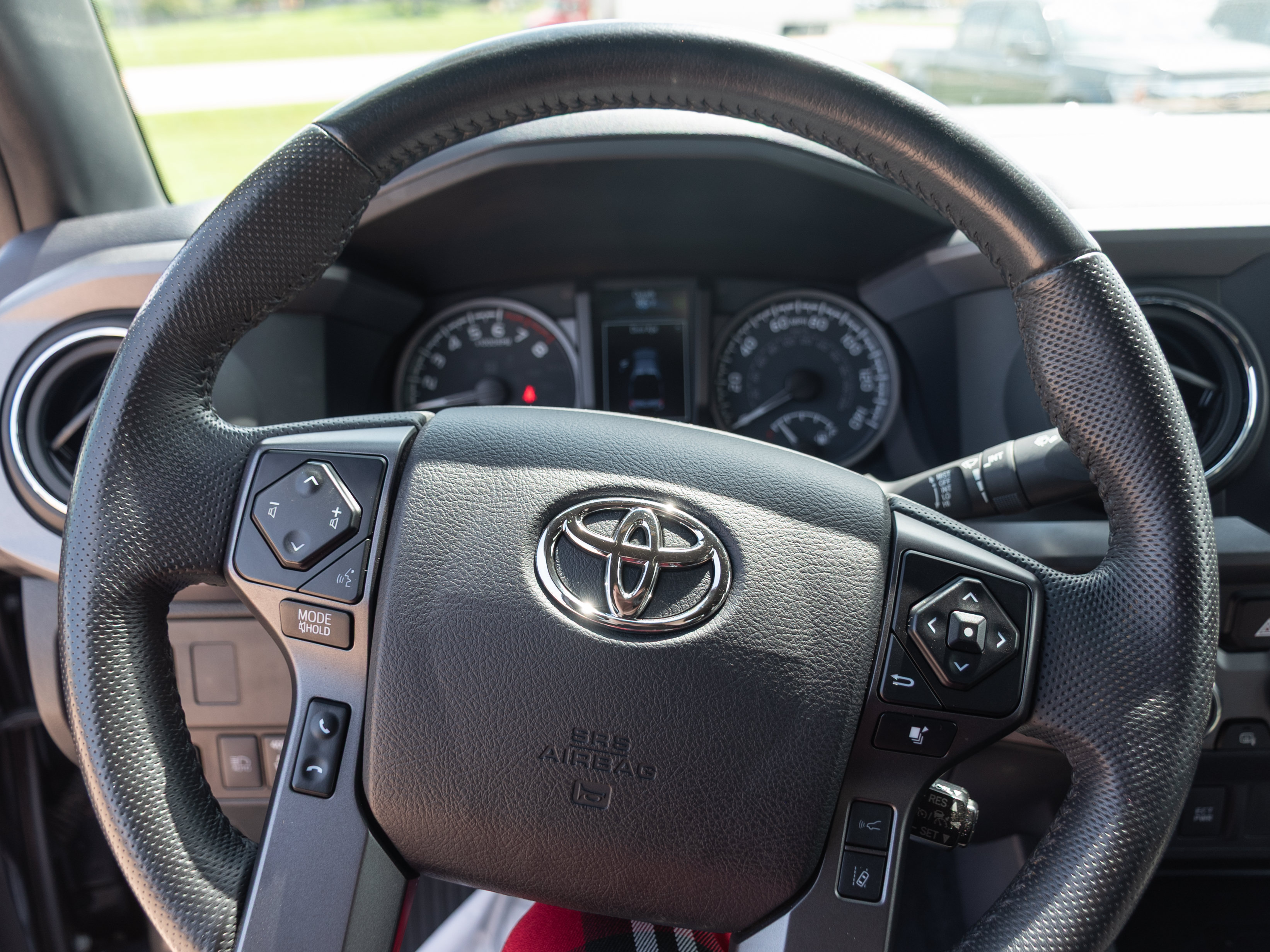 Used 2022 Toyota Tacoma TRD Sport AWD/4WD image 11