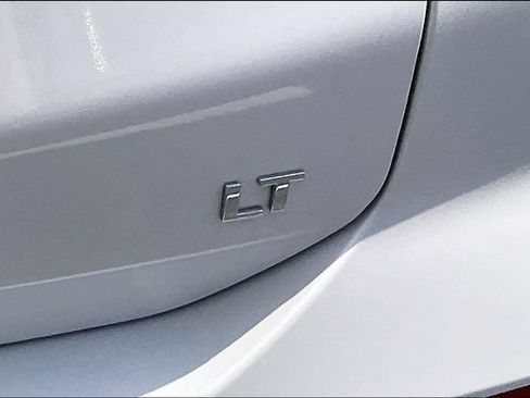 Used 2019 Chevrolet Equinox LT FWD image 8