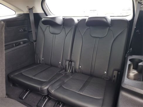 Used 2025 Kia Sorento S w/ Panoramic Sunroof Package image 8