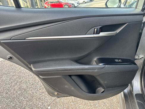 Used 2025 Toyota Camry SE image 11