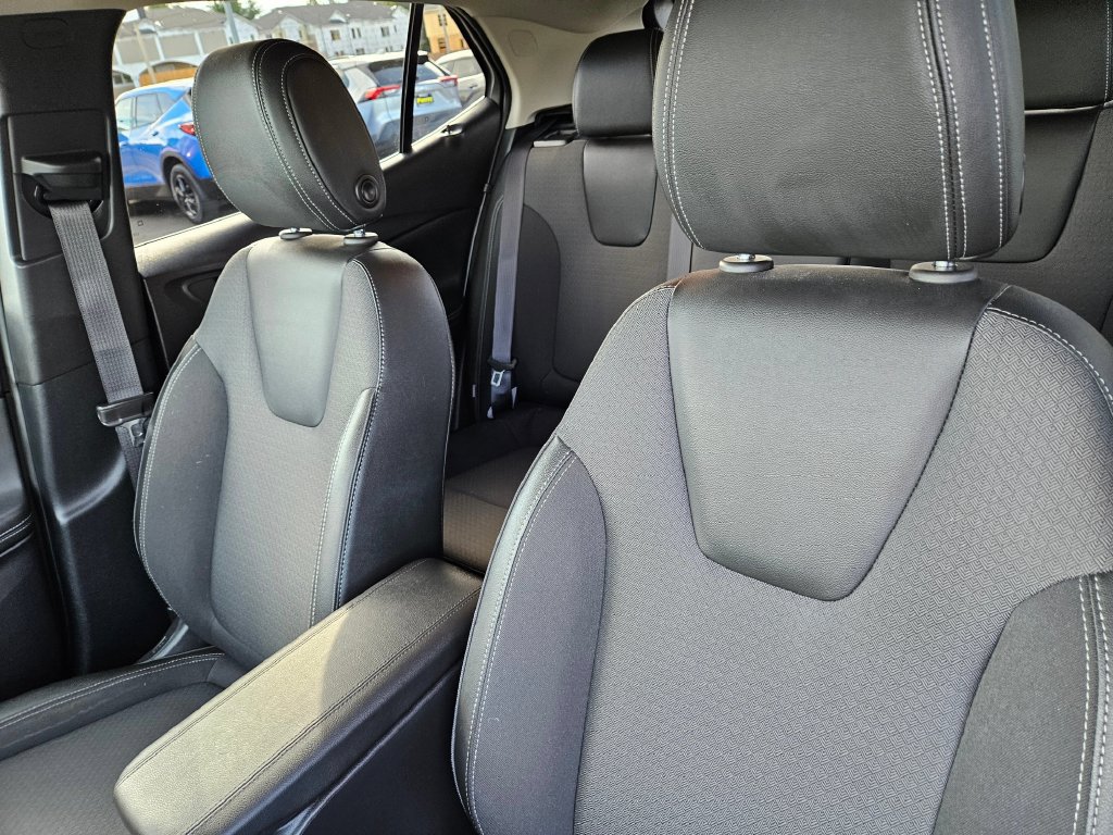 Used 2025 Buick Encore GX Preferred AWD/4WD image 18