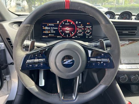 Used 2025 Nissan Z NISMO w/ Floor Mat Package RWD image 7