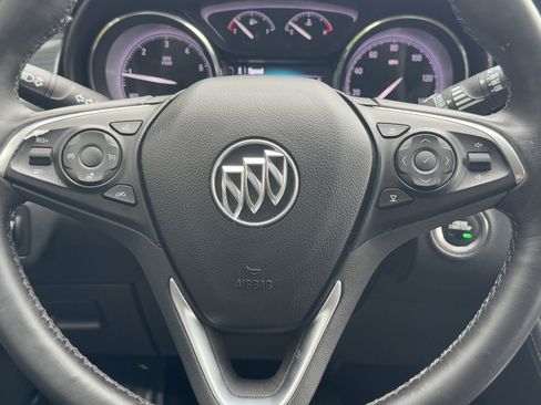 Used 2020 Buick Envision Essence image 32