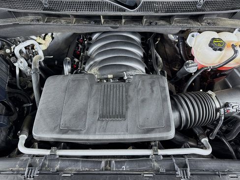 Used 2024 GMC Yukon XL SLE image 31