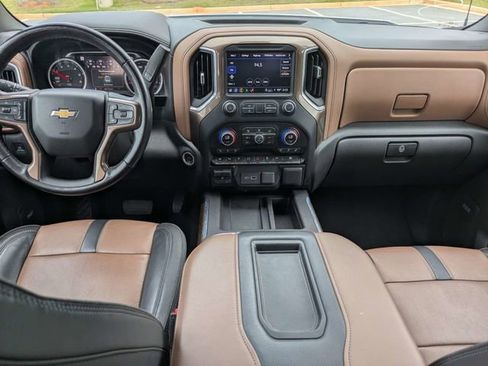 Used 2021 Chevrolet Silverado 1500 High Country w/ Technology Package AWD/4WD image 16
