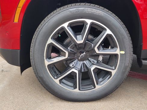 New 2026 Chevrolet Suburban RST w/ RST Capability Package image 8