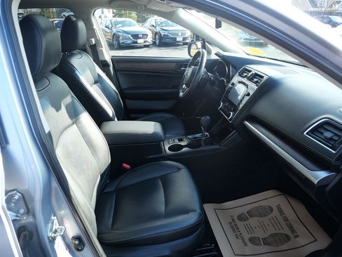 Used 2018 Subaru Outback 2.5i Limited image 16
