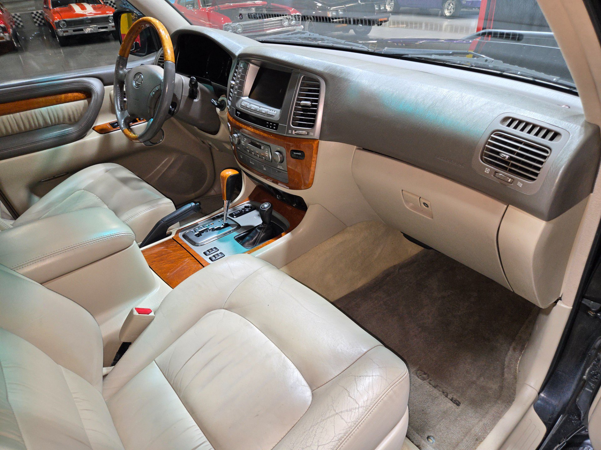 Used 2004 Lexus LX 470 4WD image 7