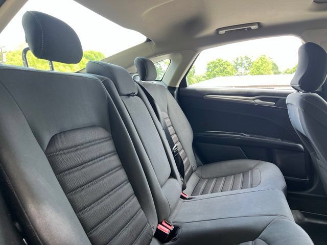 Used 2019 Ford Fusion SE AWD/4WD image 19