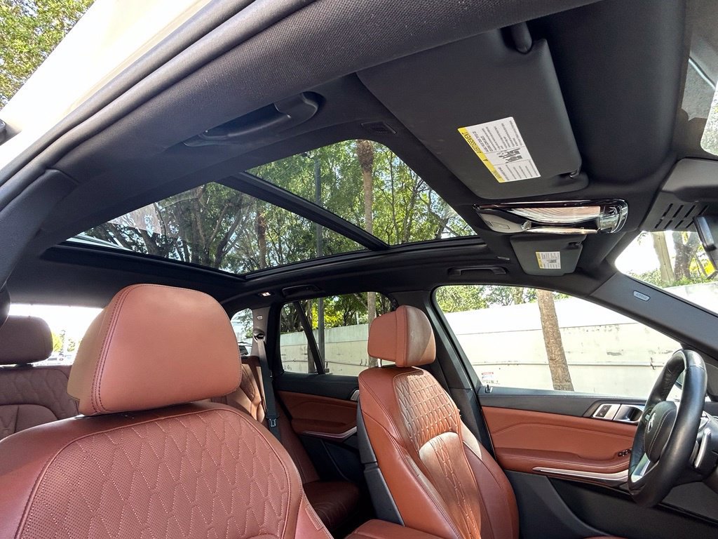 Used 2025 BMW X5 xDrive50e AWD/4WD image 33