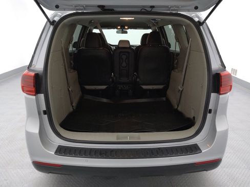 Used 2019 Kia Sedona EX image 29