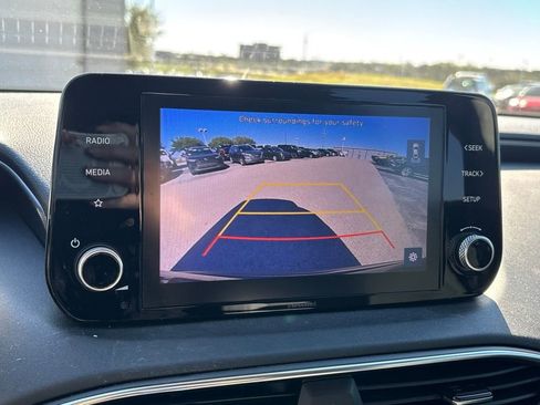 Used 2022 Hyundai Santa Fe SEL w/ Convenience Package image 9