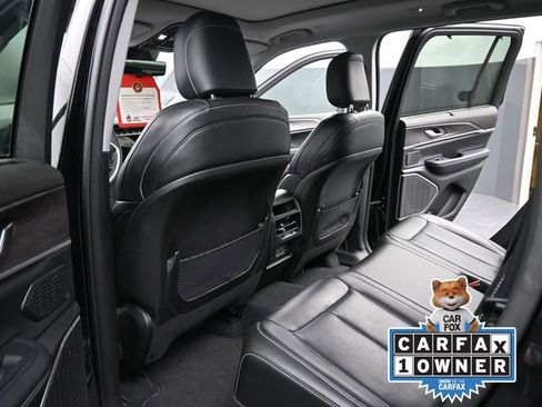 Used 2022 Jeep Grand Cherokee Limited 4xe w/ Luxury Tech Group II image 15