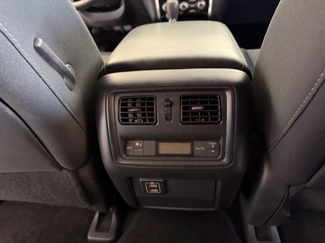 Used 2018 Nissan Pathfinder SV AWD/4WD image 25