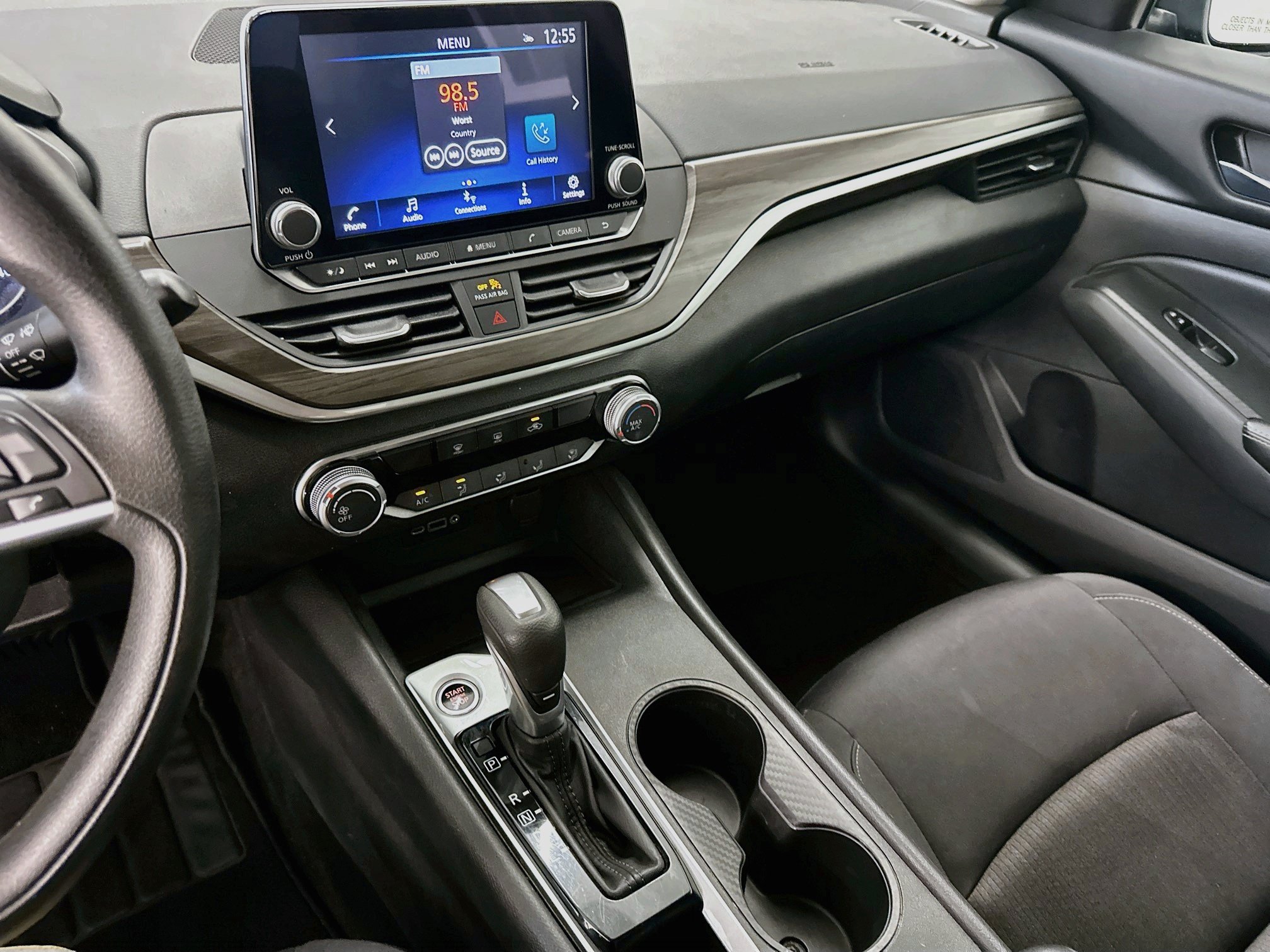 Used 2025 Nissan Altima 2.5 SV FWD image 25
