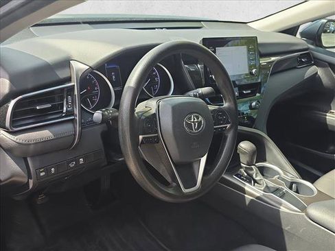 Used 2022 Toyota Camry LE image 10