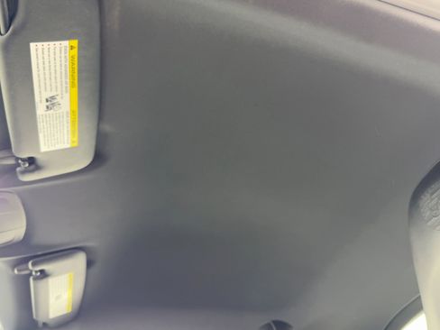 Certified 2024 Porsche 718 Cayman Style Edition Coupe image 18