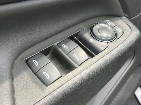 Used 2023 Chevrolet Equinox LT AWD/4WD image 17