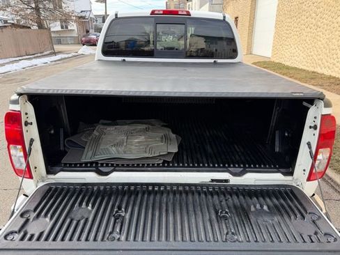 Used 2018 Nissan Frontier SV image 14