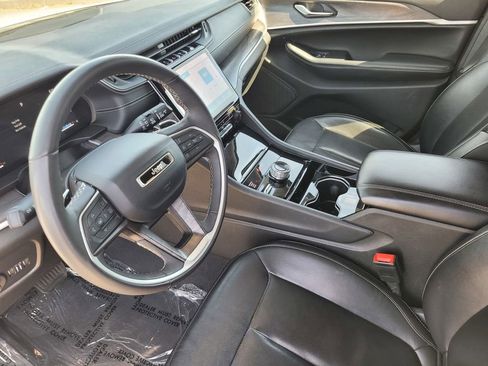 Used 2023 Jeep Grand Cherokee Limited w/ Trailer Tow Prep Group (B) image 17